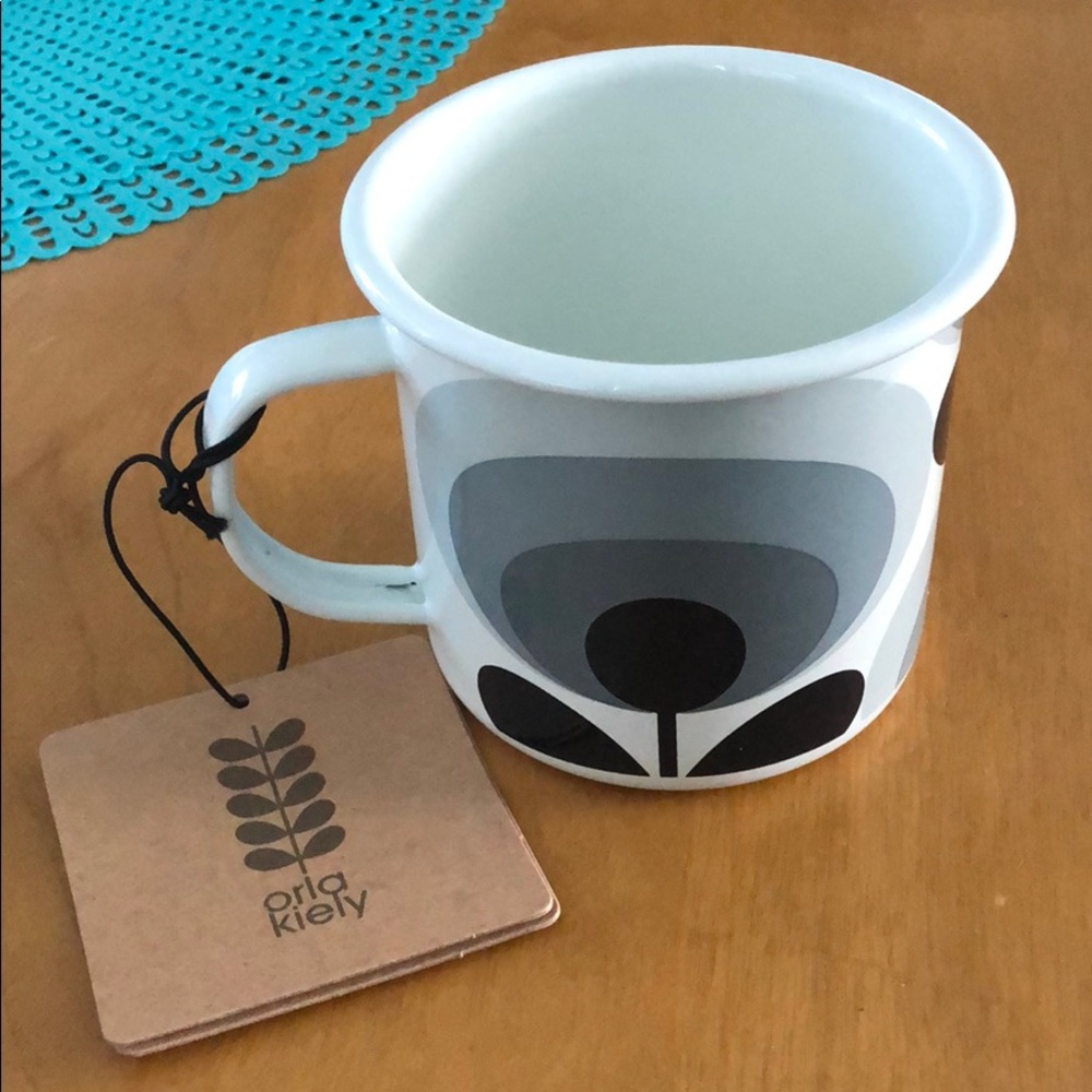 Orla kiely 70’s Flower enamel mug black white gray